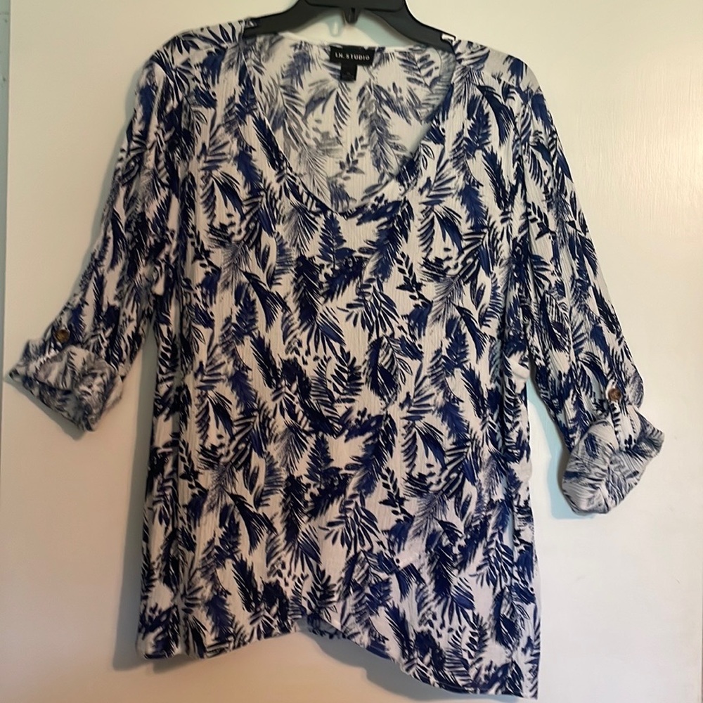 I.N. Studio pretty blue tropical print blouse